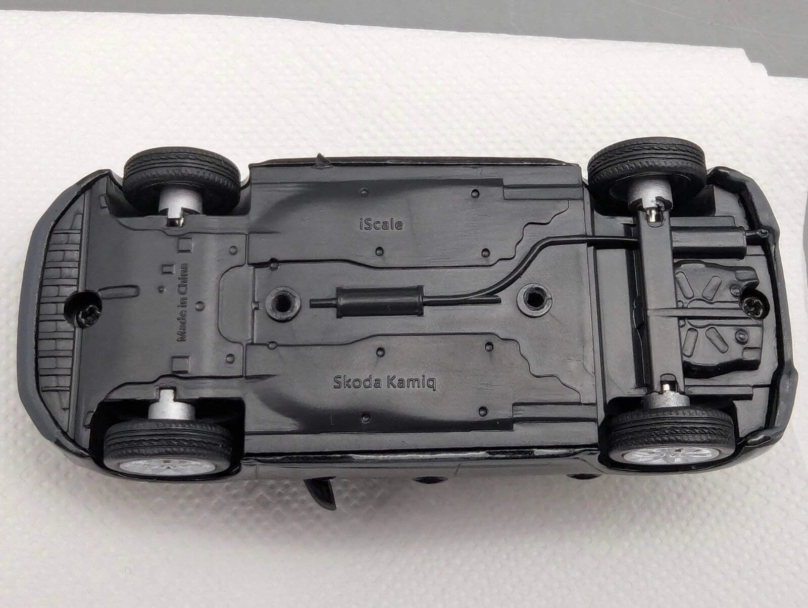 Modellautos 1:43 iScale Skoda Kamiq Schwarz mit Vitrine und OVP