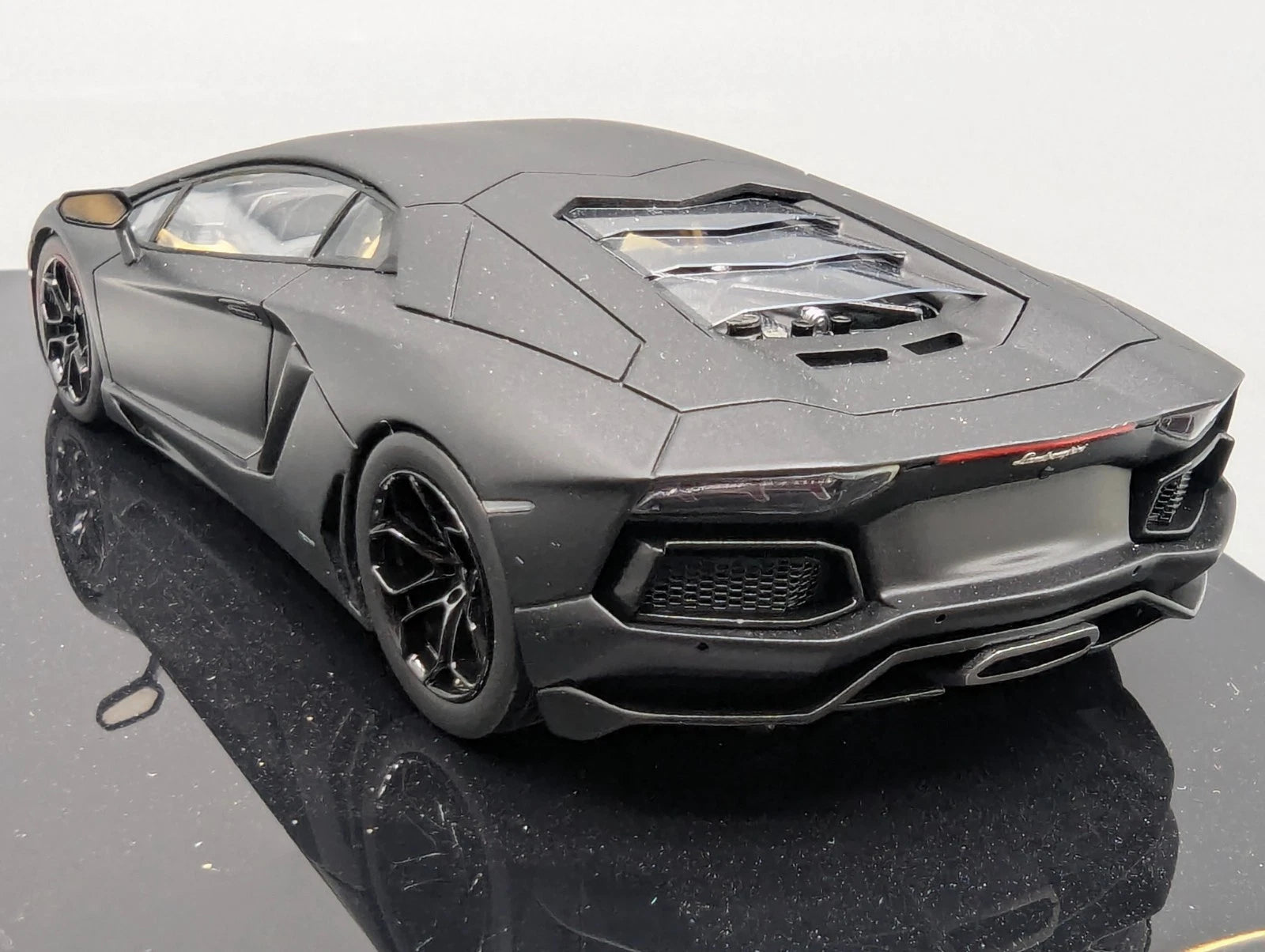 Eidolon Make Up 1:43 Lamborghini Aventador LP700-4 2011 Engine Set Matt Blck OVP