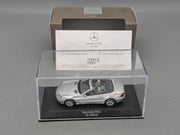 Modellautos 1:43 Norev Mercedes Benz SL Klasse SL 500 Silber mit Dealer OVP