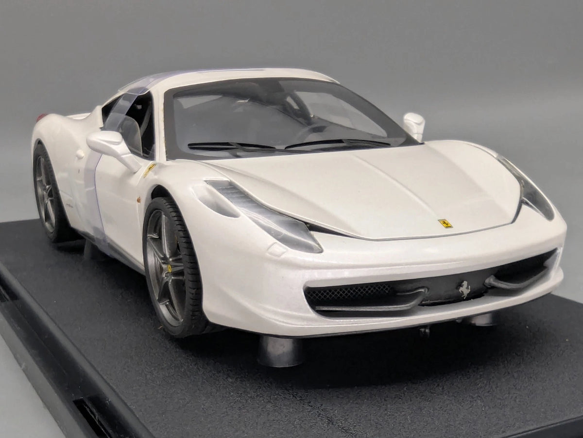Modellautos 1:18 Hot Wheels Elite Ferrari 458 Italia Fernando Alonso mit OVP