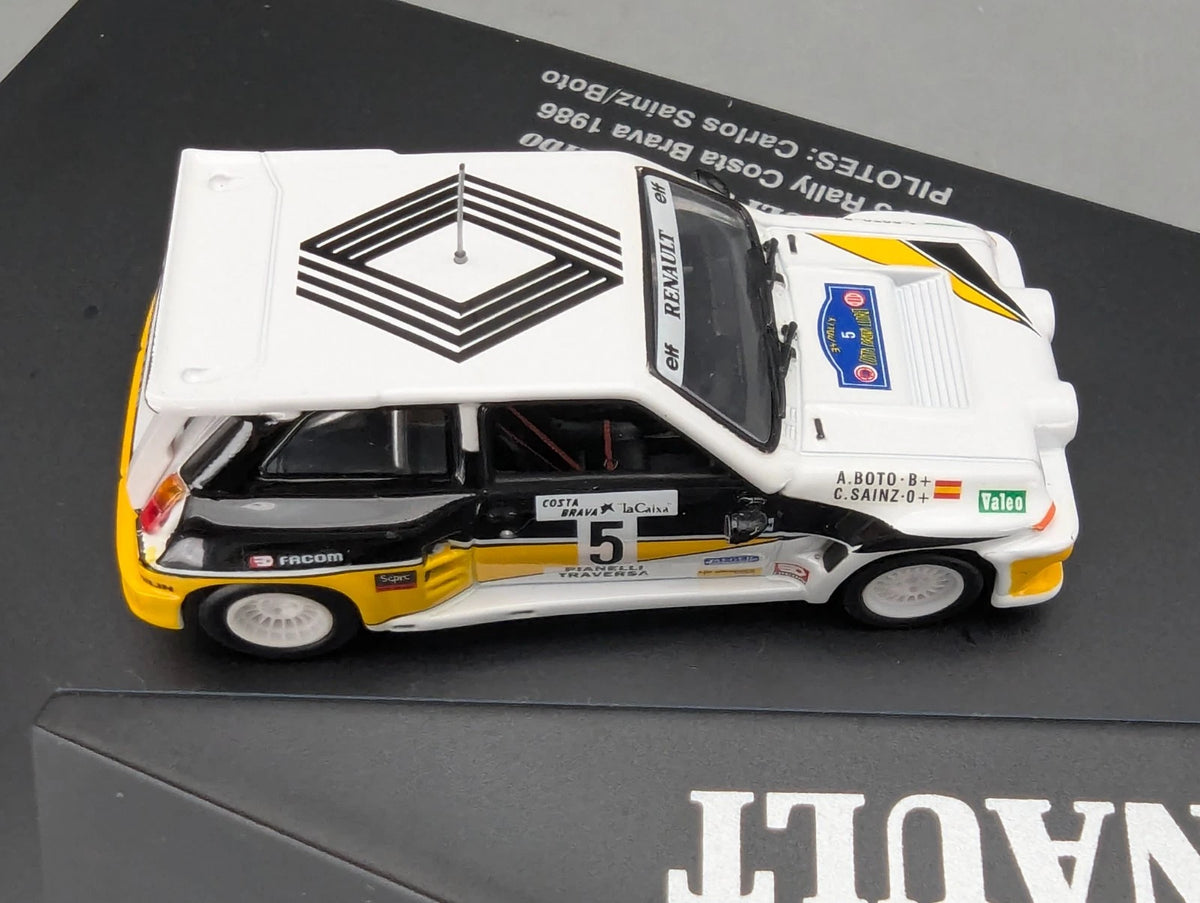 Modellautos 1:43 Universal Hobbies Renault Maxi Turbo 1966 #5 Sainz Boto Vitrine