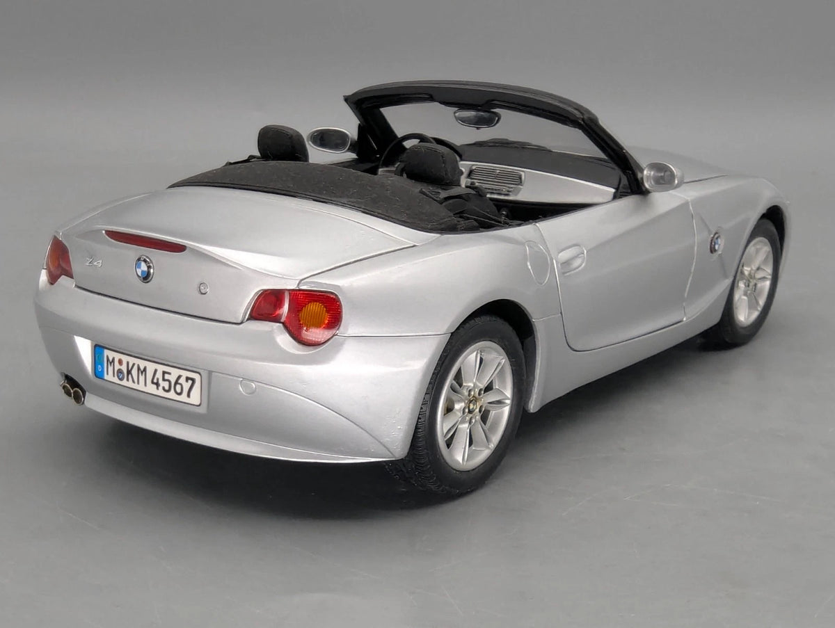 Modellautos 1:18 Kyosho BMW Z4 Cabriolet Silber