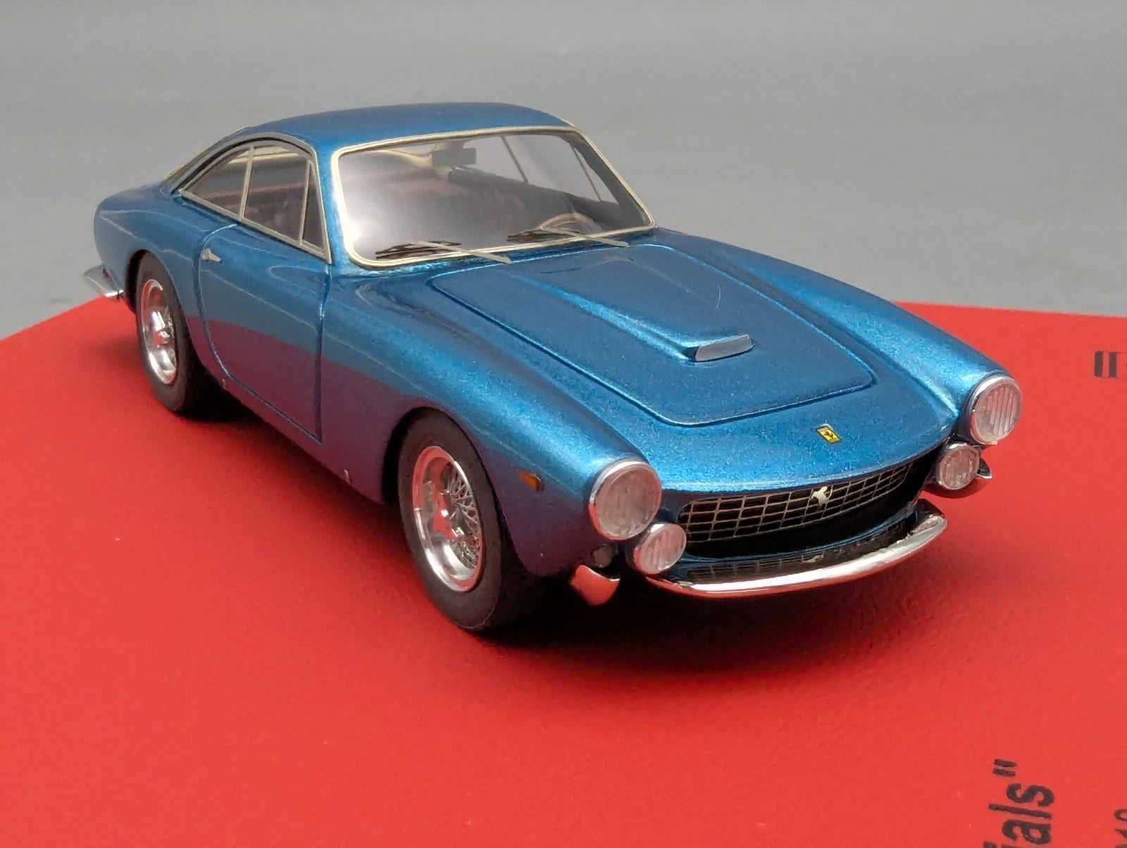 Modellautos 1:43 BBR  Ferrari 250 GT Lusso  S/N 4335 GT Set 2-tlg. 1/5 OVP